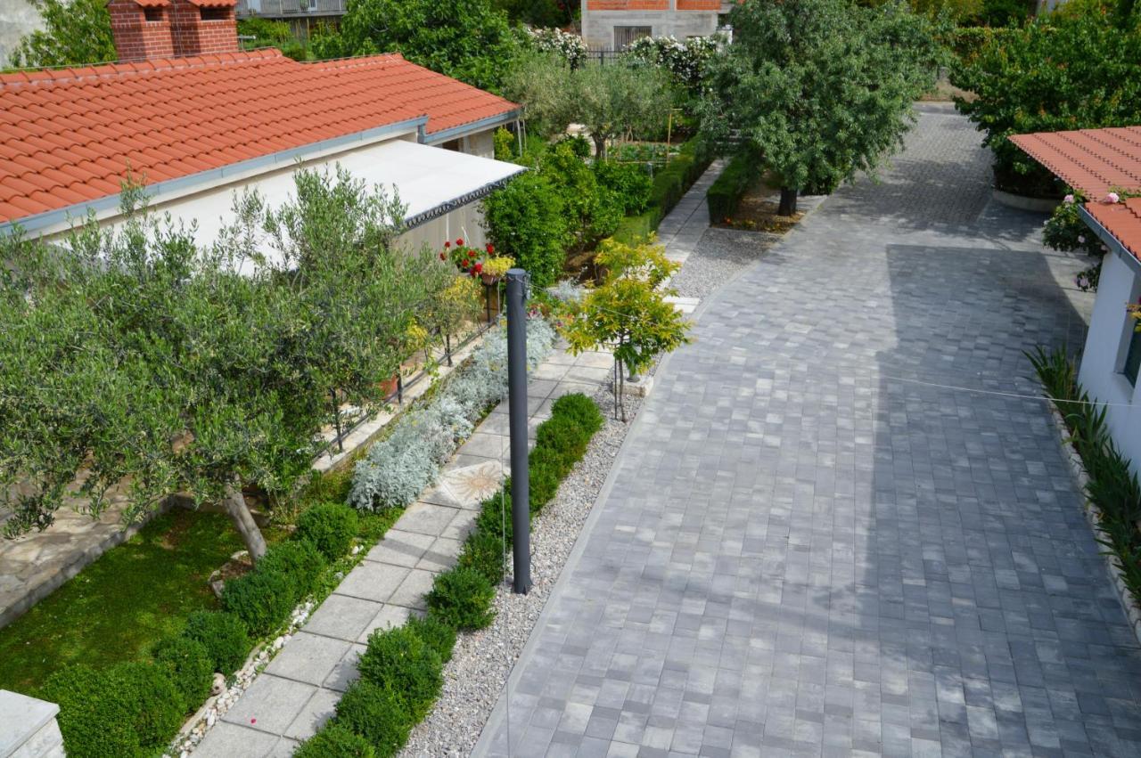 Kaštela Issa Holiday Home - 3 Min Walk To Beach מראה חיצוני תמונה